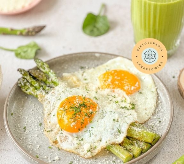 DIETA WEEKENDOWA - Szparagi i truskawki