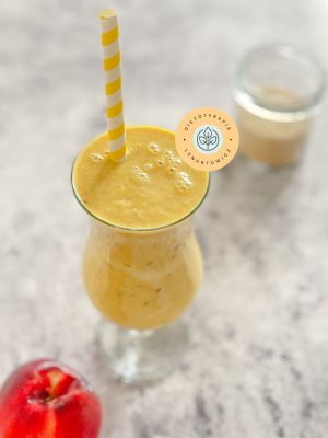 obłędny deser z brzoskwini w formie musu, zdrowy posiłek dla dziecka i nie tylko, przepis w gotowej diecie dietetyka Małgorzaty Lenartowicz.