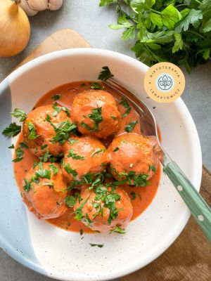 Pomysł na odżywczy obiad od dietetyka, obłędne pulpeciki z indyka i batatów.