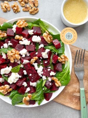 Zdrowy lunchbox do zabrania do pracy.