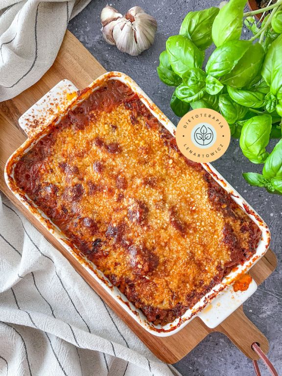 Przepis na musakę o niskiej ilości węglowodanów jest idealną propozycją dla osób, które się odchudzają. Pomysł na pyszny obiad.