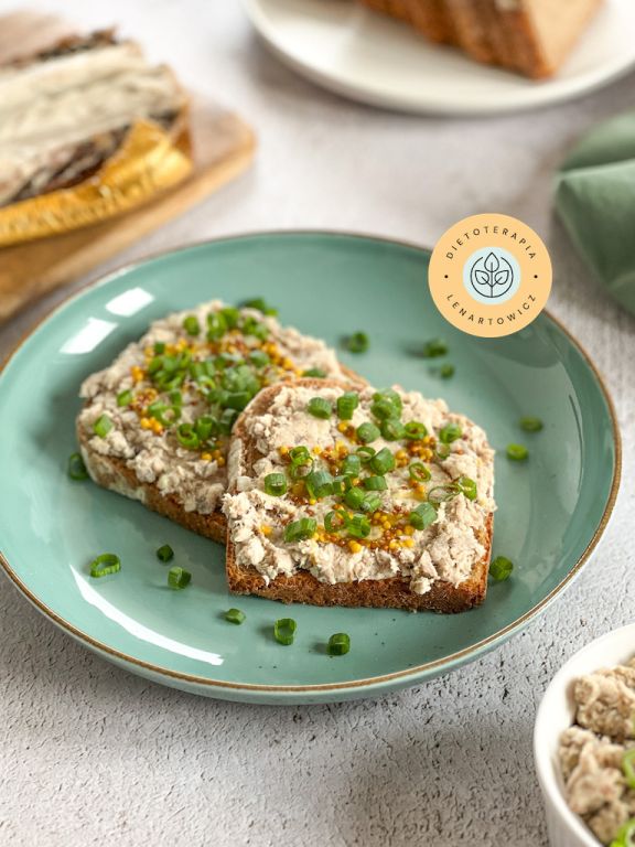 Przepis na pastę z makreli, pomysł na zdrowe śniadanie, posiłek dla mózgu od dietetyka klinicznego.