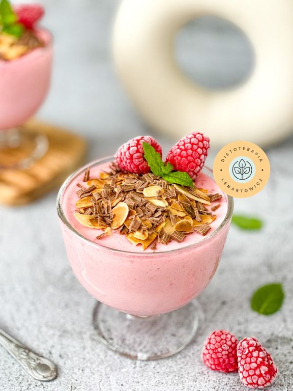 Zdrowy deser dla dziecka, słodka przekąska dla osób na redukcji.