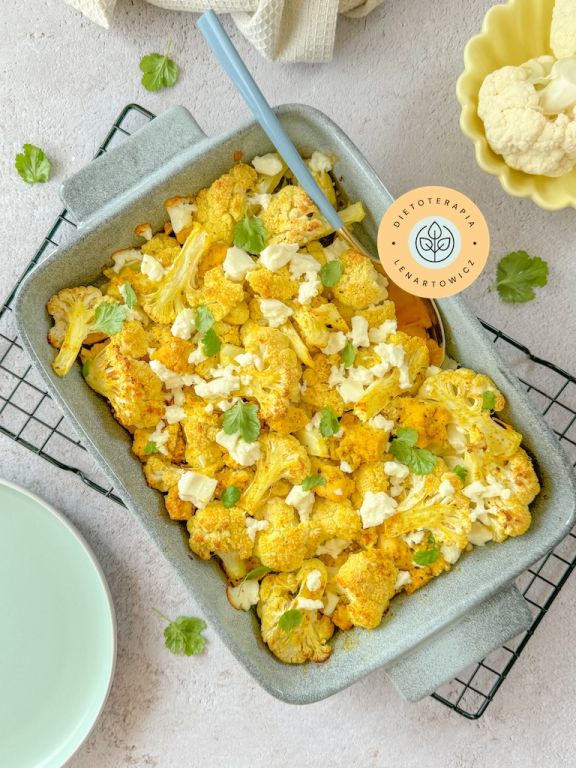 Kolacja na ciepło zapiekana w piekarniku, warzywno-serowa propozycja od dietetyka klinicznego. Danie LOW CARB.