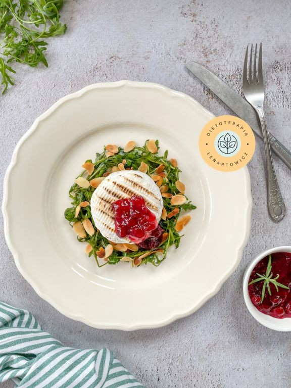 CiepÅa i odÅ¼ywcza kolacja wege dla osÃ³b na diecie niskowÄglowodanowej i ketogenicznej.