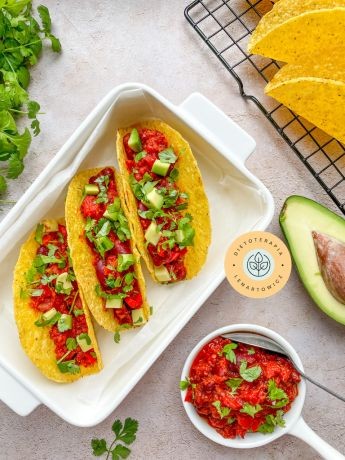 Wege tacosy z salsą warzywną dla wegetarian i wegan. Odżywcza kolacja od dietetyka.