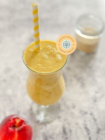 obÅÄdny deser z brzoskwini w formie musu, zdrowy posiÅek dla dziecka i nie tylko, przepis w gotowej diecie dietetyka MaÅgorzaty Lenartowicz.