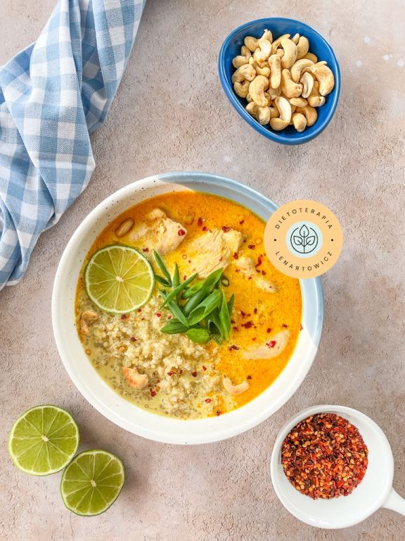 Å»Ã³Åte curry, orientalna potrawa, danie rozgrzewajÄce i sycÄce, a przy tym wyjÄtkowo odÅ¼ywcze.