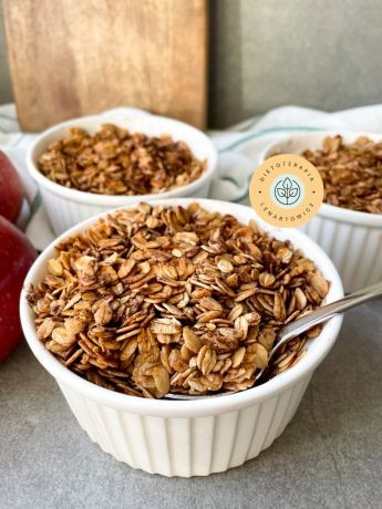 Szybki przepis na zdrowÄ szarlotkÄ z pÅatkami owsianymi, zapieczonÄ w kokilkach. Zdrowa kolacja.