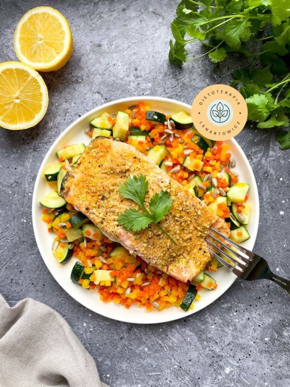 Obiad z rybÄ i warzywami to pomysÅ na pyszny i zdrowy posiÅek nie tylko dla osÃ³b odchudzajÄcych siÄ.