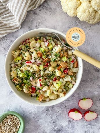 SaÅatka bogata w polifenole i antyoksydanty, pomysÅ na kolacjÄ przy redukcji. PosiÅek LOW CARB.