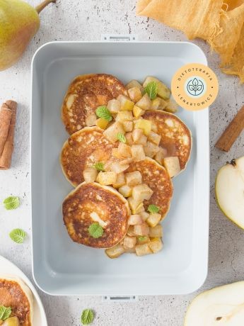 WegetariaÅskie danie, przepis na placuszki z gruszkÄ, zdrowe Åniadanie na sÅodko.