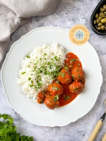 WoÅowa-drobiowe pulpety w sosie z nutÄ kokosowÄ i ryÅ¼em. Zdrowy obiad dla caÅej rodziny.