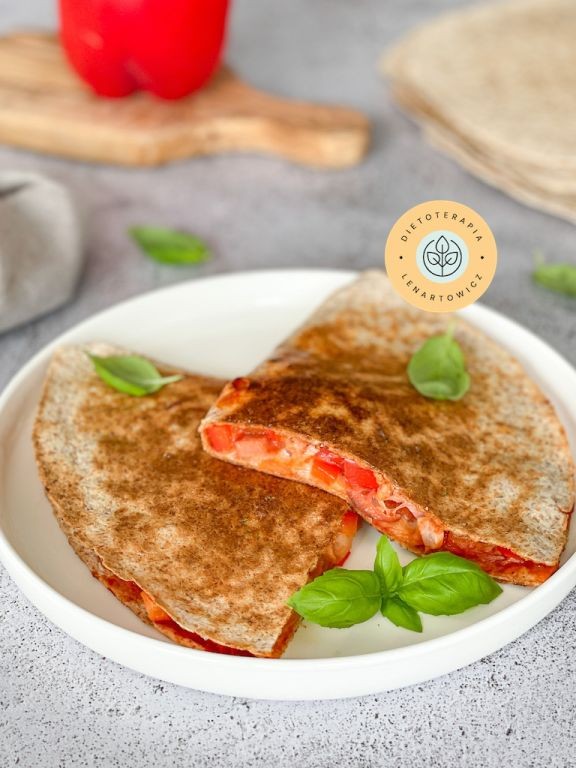 PomysÅ na ciepÅÄ kolacjÄ z tortillÄ, dietetyczne danie dla osÃ³b na redukcji od dietetyka klinicznego.